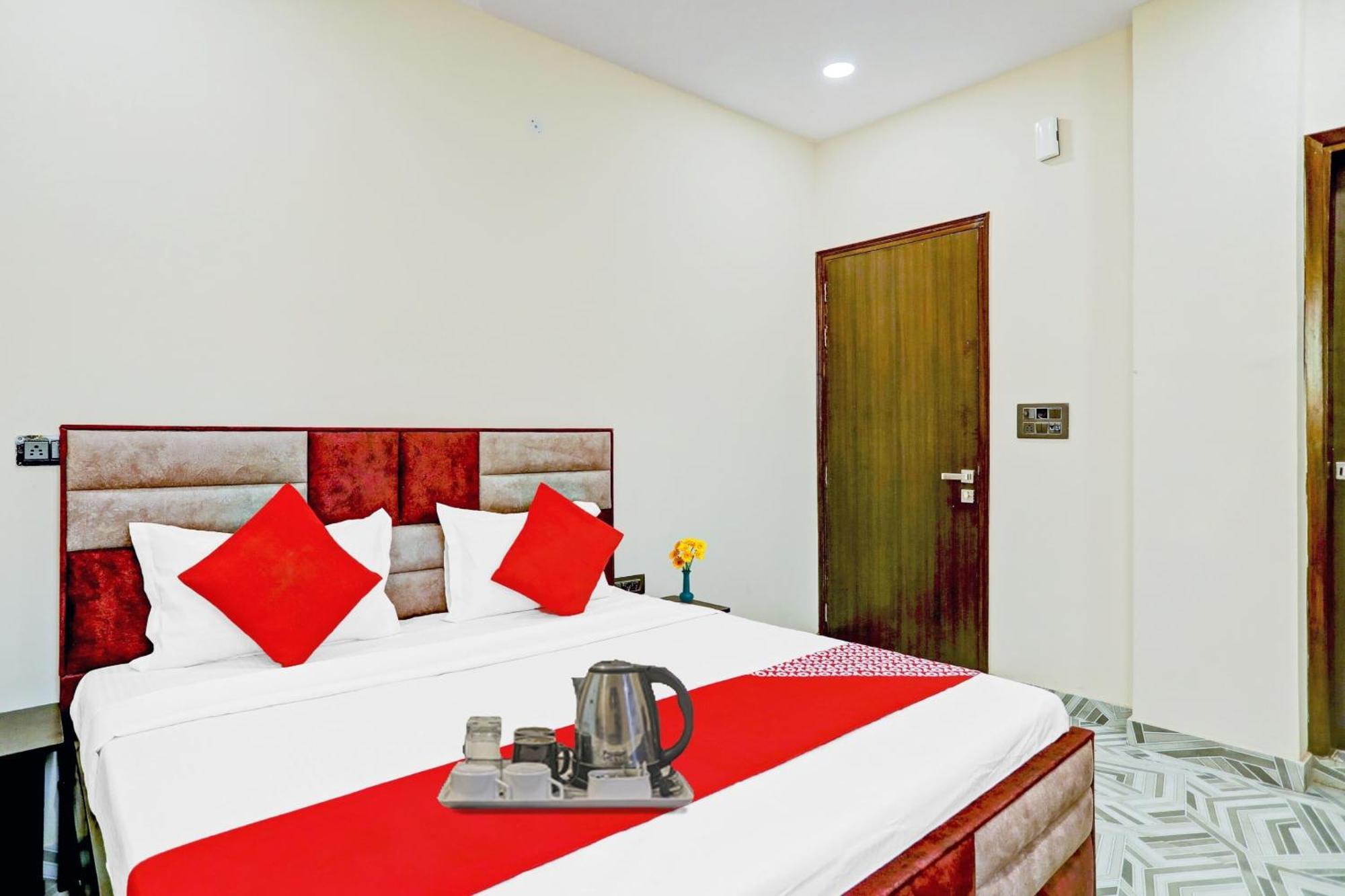 Hotel O Royal Lotus Stay Near Ip Extension Metro Station Nuova Delhi Esterno foto