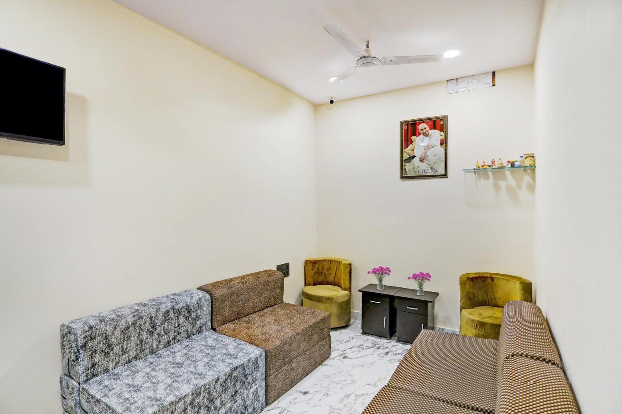 Hotel O Royal Lotus Stay Near Ip Extension Metro Station Nuova Delhi Esterno foto