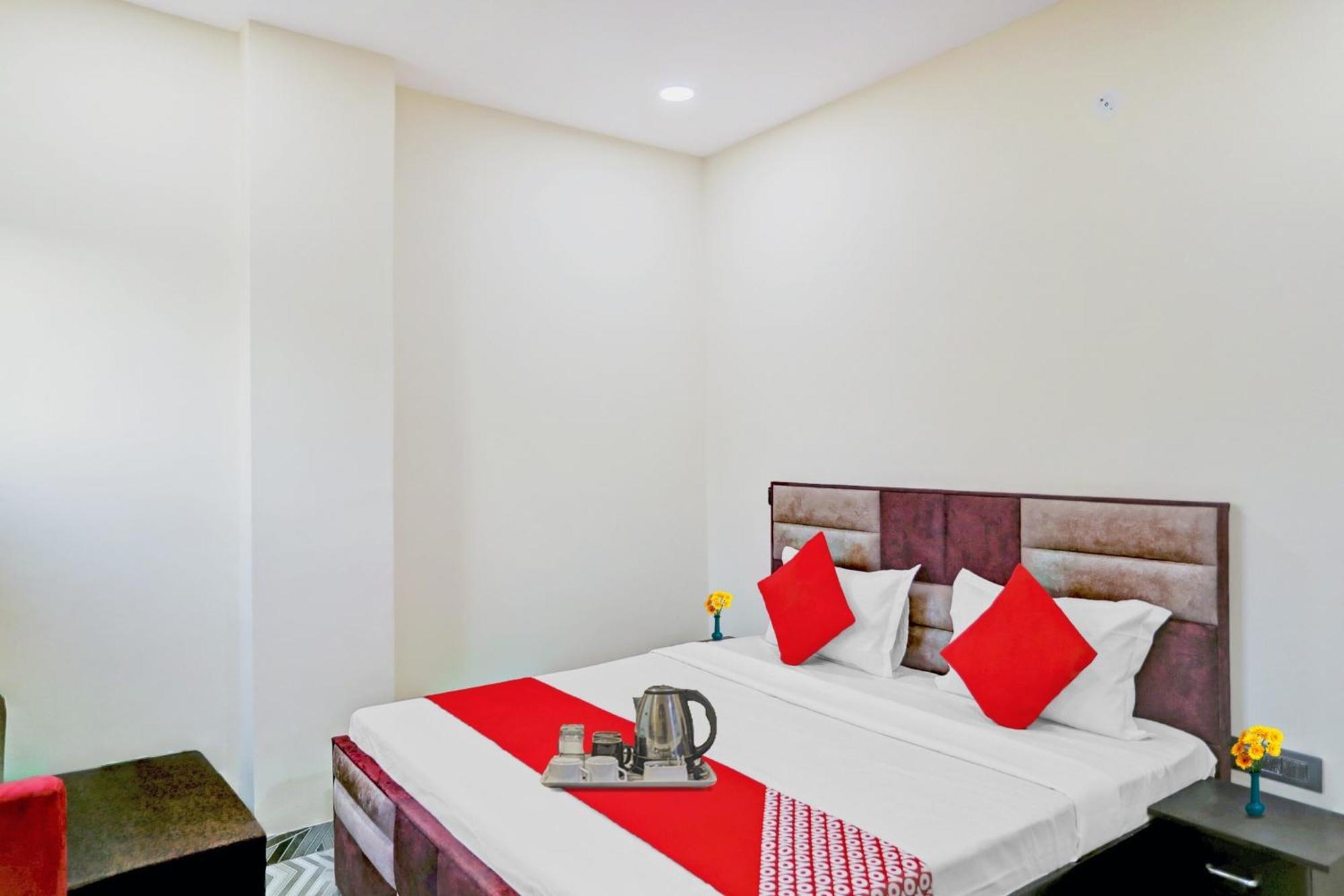 Hotel O Royal Lotus Stay Near Ip Extension Metro Station Nuova Delhi Esterno foto
